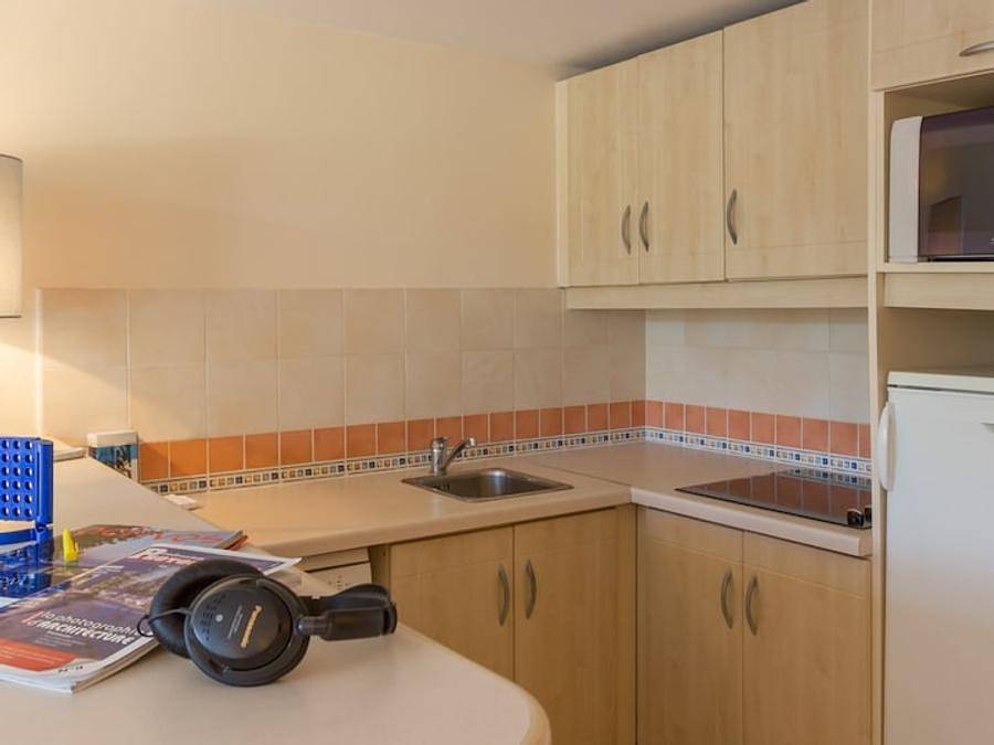 Pierre & Vacances Résidence Héliotel Marine - Appartement 6 personnes - 1 chambre + 1 coin nuit in Saint-Laurent-du-Var, Région de Cannes