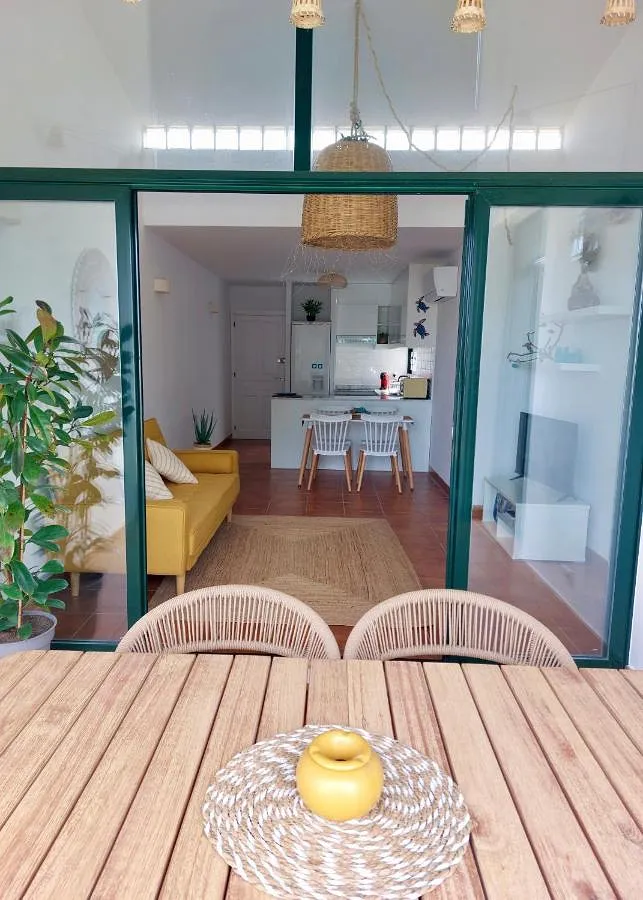 Ferienwohnung für 4 Personen, mit Ausblick und Pool sowie Garten und Kinderpool - 1