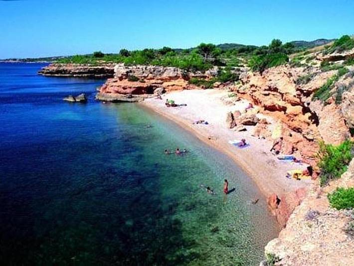 Location de vacances pour 4 personnes, avec piscine ainsi que jardin et vue à El Perelló - 2