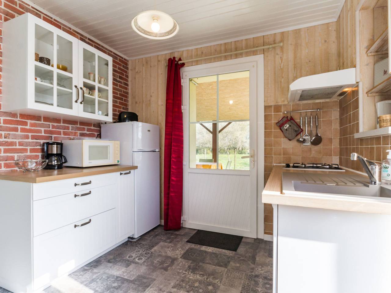 Gîte champêtre rénové avec terrasse & équipements, proche Pornic - animaux acceptés in Frossay, Vallée de la Loire