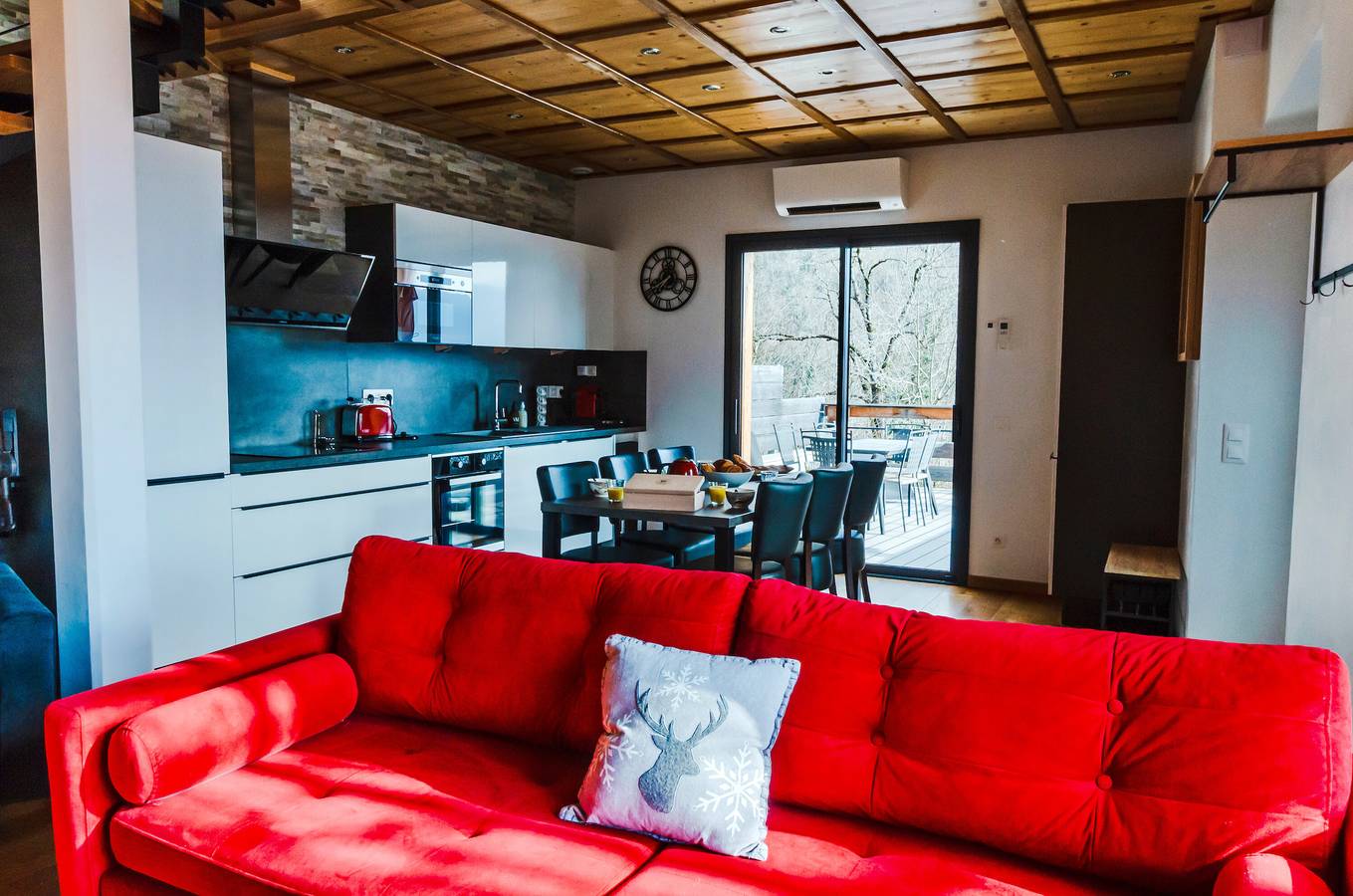 Chalet 'Au Pied De L'arcluse' avec vue sur la montagne, Wi-Fi et climatisation in Saint-Pierre-d'Albigny, Région de Chambéry