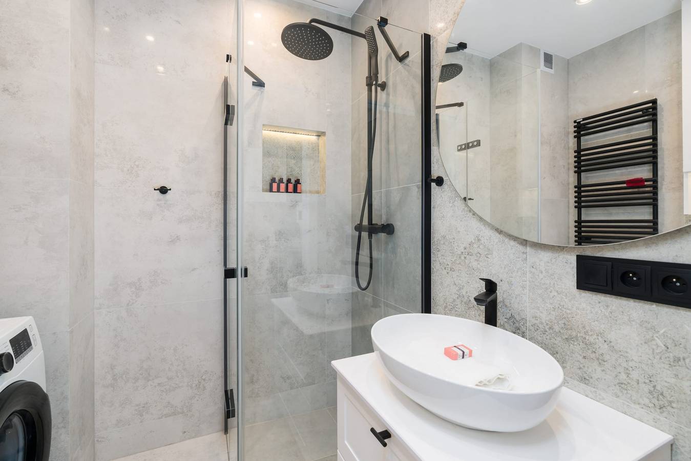 Entire apartment, Stylish Apartment | Air Conditioning | Balcony | Parking. in Poznan, Greater Poland