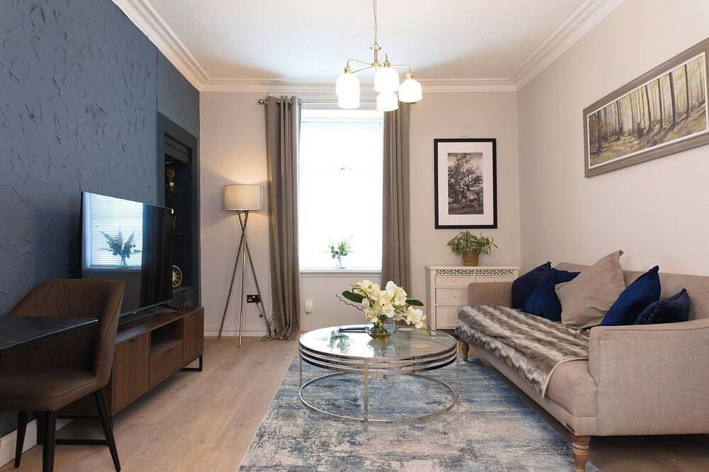 Ganze Wohnung, Cosy 1-Bedroom Flat, Walk to Beaches in Troon, Firth Of Clyde