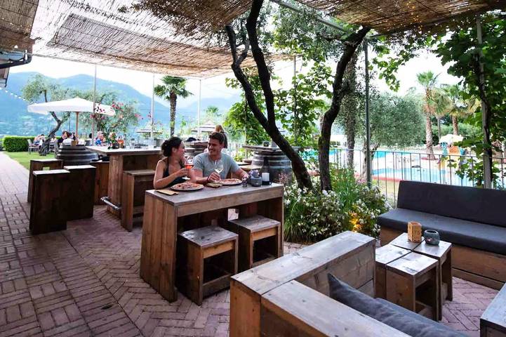 Mobilheim | Comfort | 2 pers. | Ãœberdachte Terrasse | A/C in San Felice del Benaco, Gardasee-Berge