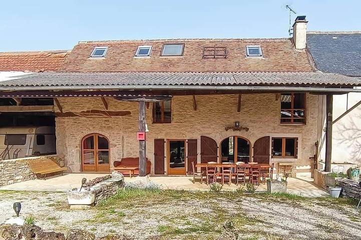 Location de vacances pour 10 personnes, avec jardin à Varaire