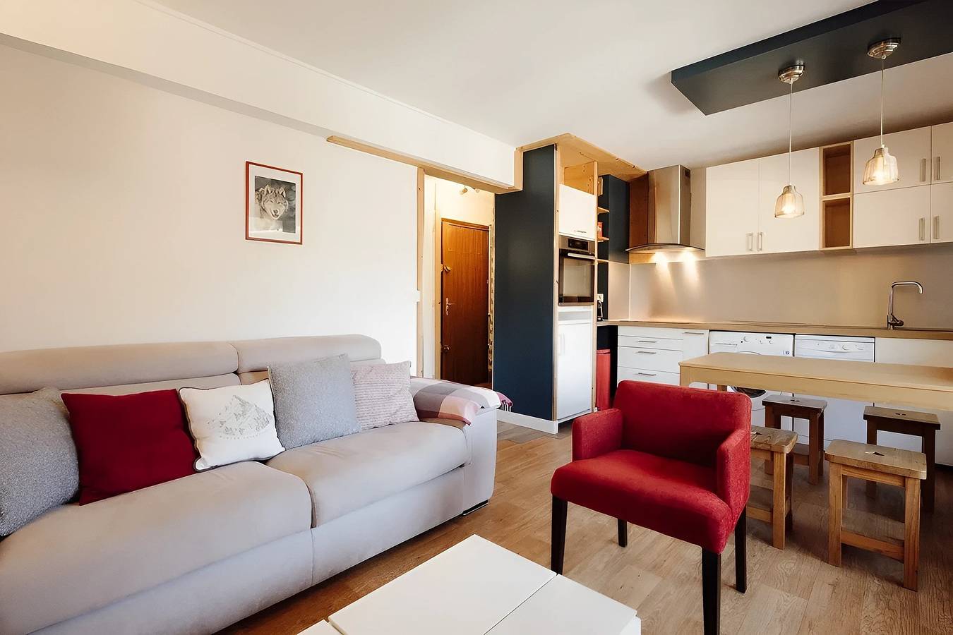 Ganze Ferienwohnung, 2*, sleeps 6, 1 bedroom, village center, slopes 350 m in La Clusaz, Annecy und Umgebung