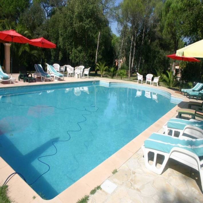 Maison d’hôte pour 2 personnes, avec terrasse et piscine à Roquebrune-sur-Argens