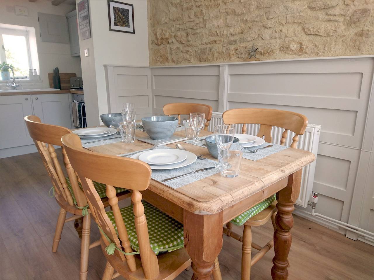 The Pippins a Cotswold cottage and garden parking - Pass the Keys in Stow-on-the-Wold, Gloucestershire