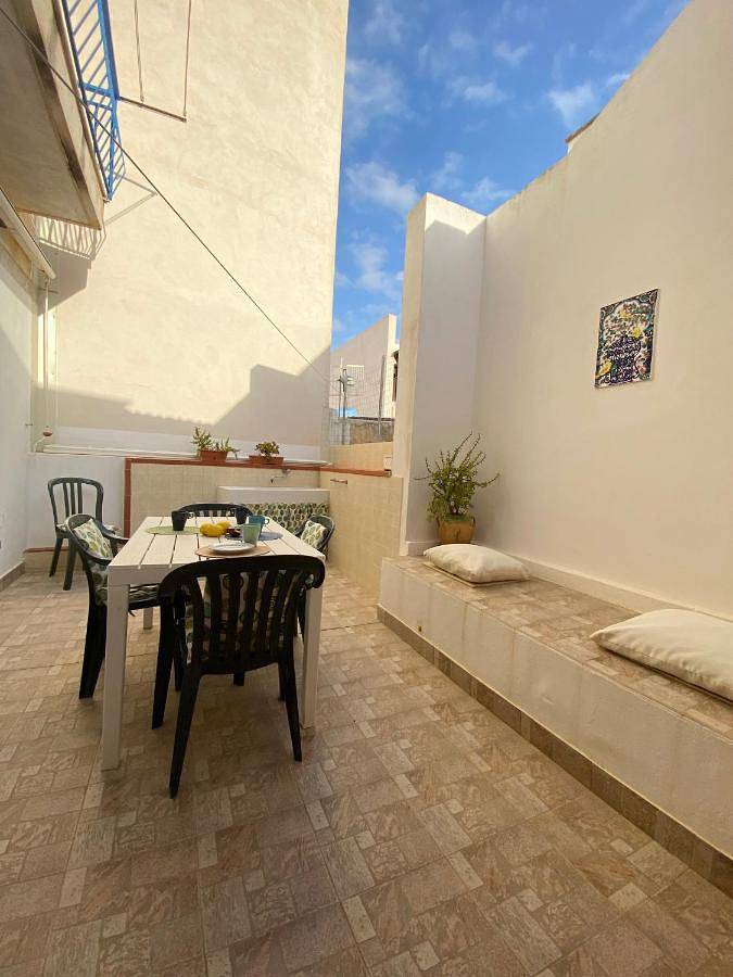 Appartamento intero, Two-Bedroom Apartment in Levanzo