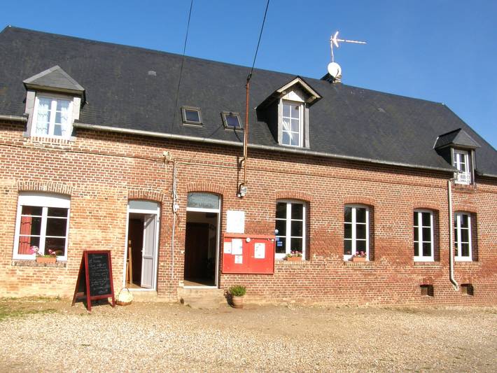 Location de vacances pour 14 personnes, avec jardin à Berville