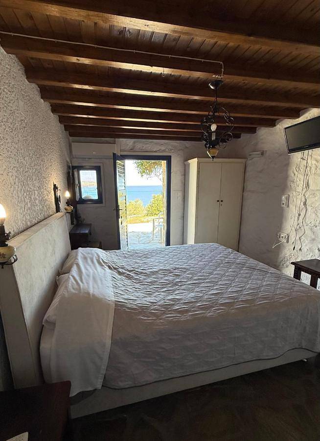 Gîte pour 4 personnes, avec vue et jardin, adapté aux familles dans Kalafatis - 3