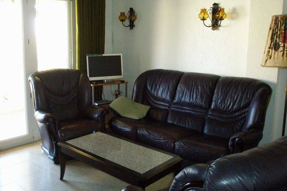 Apartamento entero, Bungalow para 4-5 personas a 50 m de la playa de arena. in Playa Moncayo, Guardamar del Segura