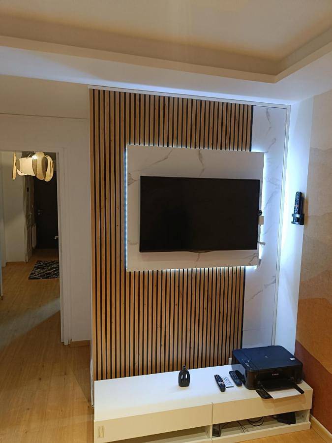 Deluxe Double Room with Balcony in Annemasse, Région de Saint-Julien-en-Genevois