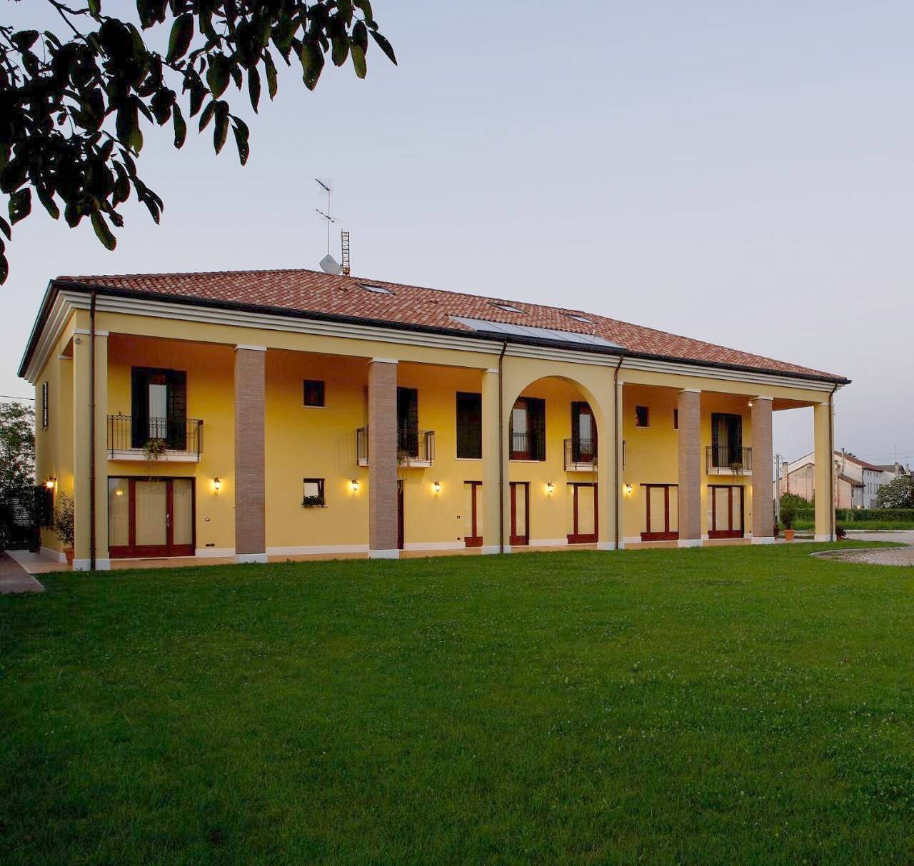 Double Room (1 Adult) in Zero Branco, Province de Trévise