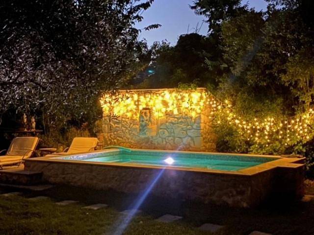 Location de vacances pour 2 personnes, avec jardin ainsi que jacuzzi et piscine à Montagnac - 2