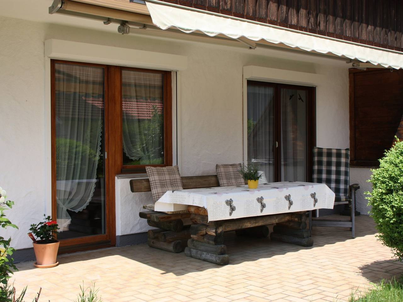 Ganze Ferienwohnung, Ferienwohnung Zummack | Chiemgau Karte - Ferienwohnung 53 qm, Süd Terrasse und sep.Schlafzimmer in Grassau, Chiemsee
