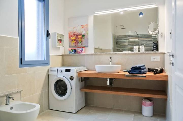Appartement entier, Holiday flat with balcony and sea view in La Caletta, Siniscola