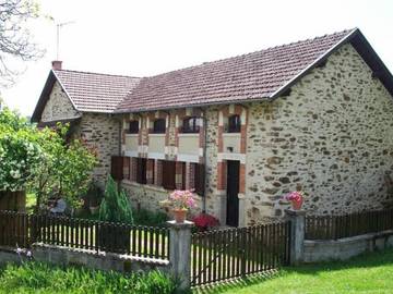 Gîte pour 4 personnes à Boisset (Cantal)