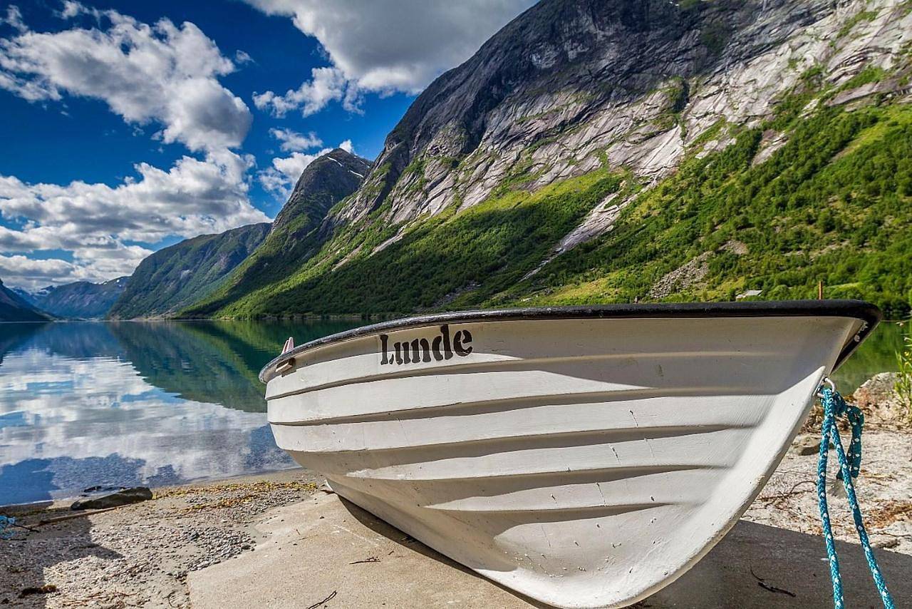 Lunde Turiststasjon in Jølster