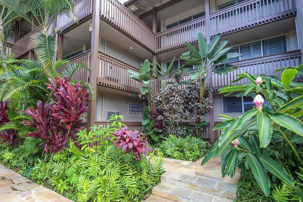 Ganze Wohnung, Oceanfront!  Hören Sie die Wellen und beobachten Sie die Brandung von Ihrem Lanai! in Wailua, Kauai