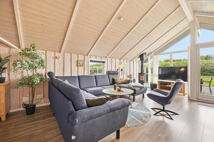 Ferienhaus für 8 Personen, mit Balkon/Terrasse und Whirlpool sowie Garten und Sauna am Ringkøbing Fjord - 2