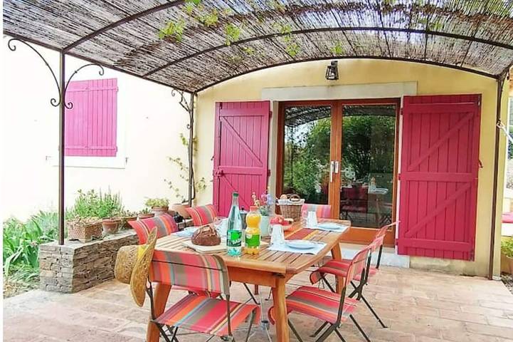 Villa pour 6 personnes, avec jacuzzi ainsi que terrasse et jardin à Le Beausset