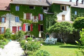 Gîte pour 6 personnes, avec jardin à Clairvaux-les-Lacs