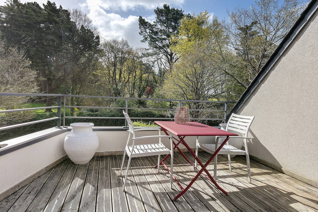 Studio entier, Hakuna Matata Cocon paisible - Grande terrasse vue forêt in Saint-Molf, Côte d'Amour