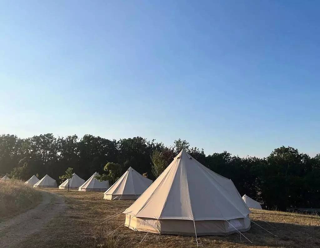 Camarote familiar con Jacuzzi en el bosque 6 personas in Estipouy, Gers