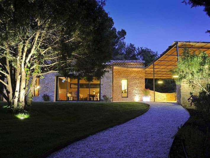 Location de vacances pour 26 personnes, avec jacuzzi et jardin ainsi que sauna et piscine, adapté aux familles à Saint-Romain-en-Viennois - 2