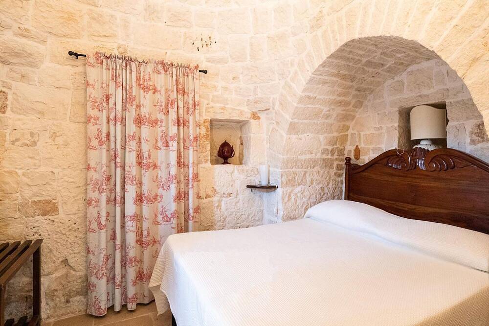 Historic Puglian Trulli | Villa Trulli Putignano | Historic Elegance Meets. in Putignano, Bari Province