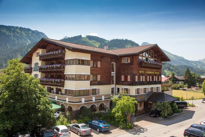 Hotel voor 2 personen, with tuin and uitzicht as well as sauna and zwembad in Tannheim