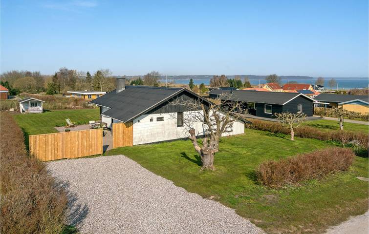 Ferienhaus für 4 Personen, mit Terrasse und Garten in Båring Strand - 2