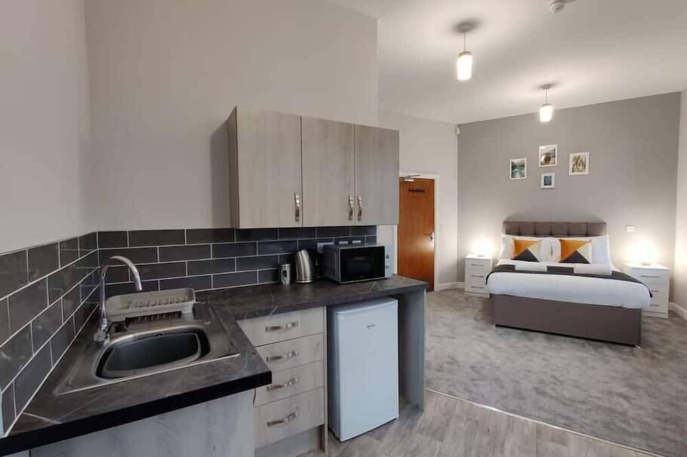 Appartamento intero, Contractor Base • Kitchen • Parking Included in Swansea, Swansea e dintorni