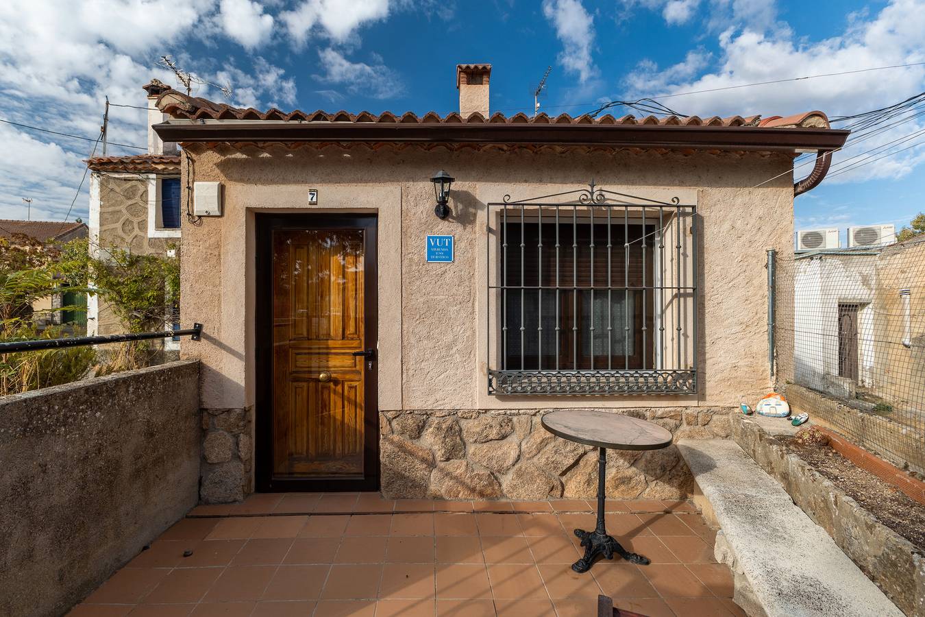 Maison de vacances 'De Los Abuelos' avec vue sur la montagne, terrasse privée et Wi-Fi in Ortigosa del Monte, Province de Ségovie