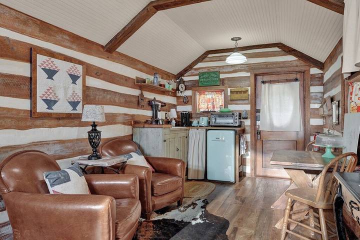 Cottage for 2 people, with terrace, with pets in Texas Hill Country