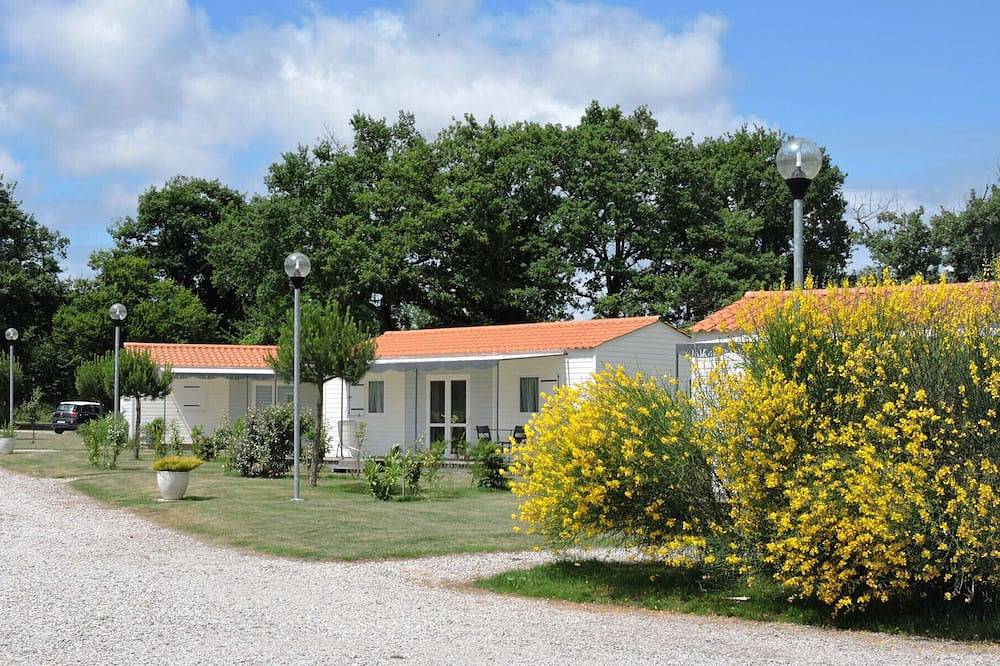 4-Person Chalet in La Roche-sur-Yon, Loire Valley