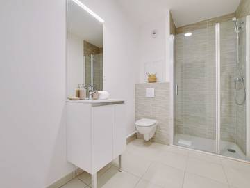 Location De Vacances pour 4 Personnes dans Suresnes, Hauts-de-Seine, Photo 4