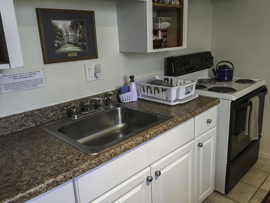 Private two bedroom cottage off Historic Highway 49. in Madera County