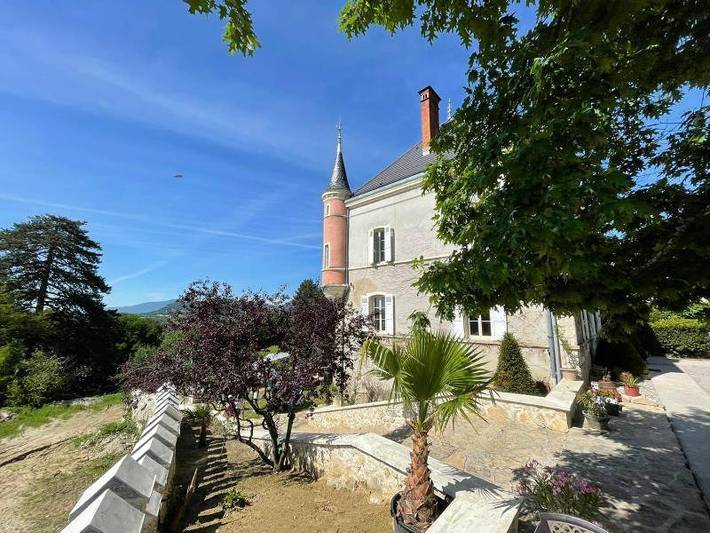 Maison d’hôte pour 2 personnes, avec terrasse ainsi que vue et jardin
