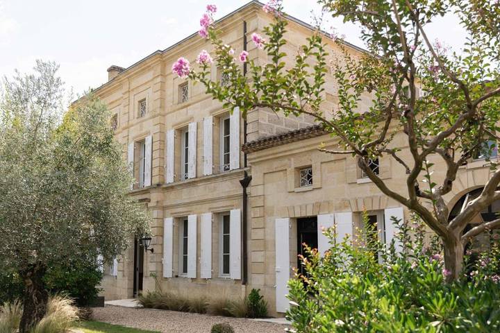 Chambre d’hôte pour 2 personnes, avec Terrasse et Jacuzzi ainsi que Jardin et Sauna à Puisseguin