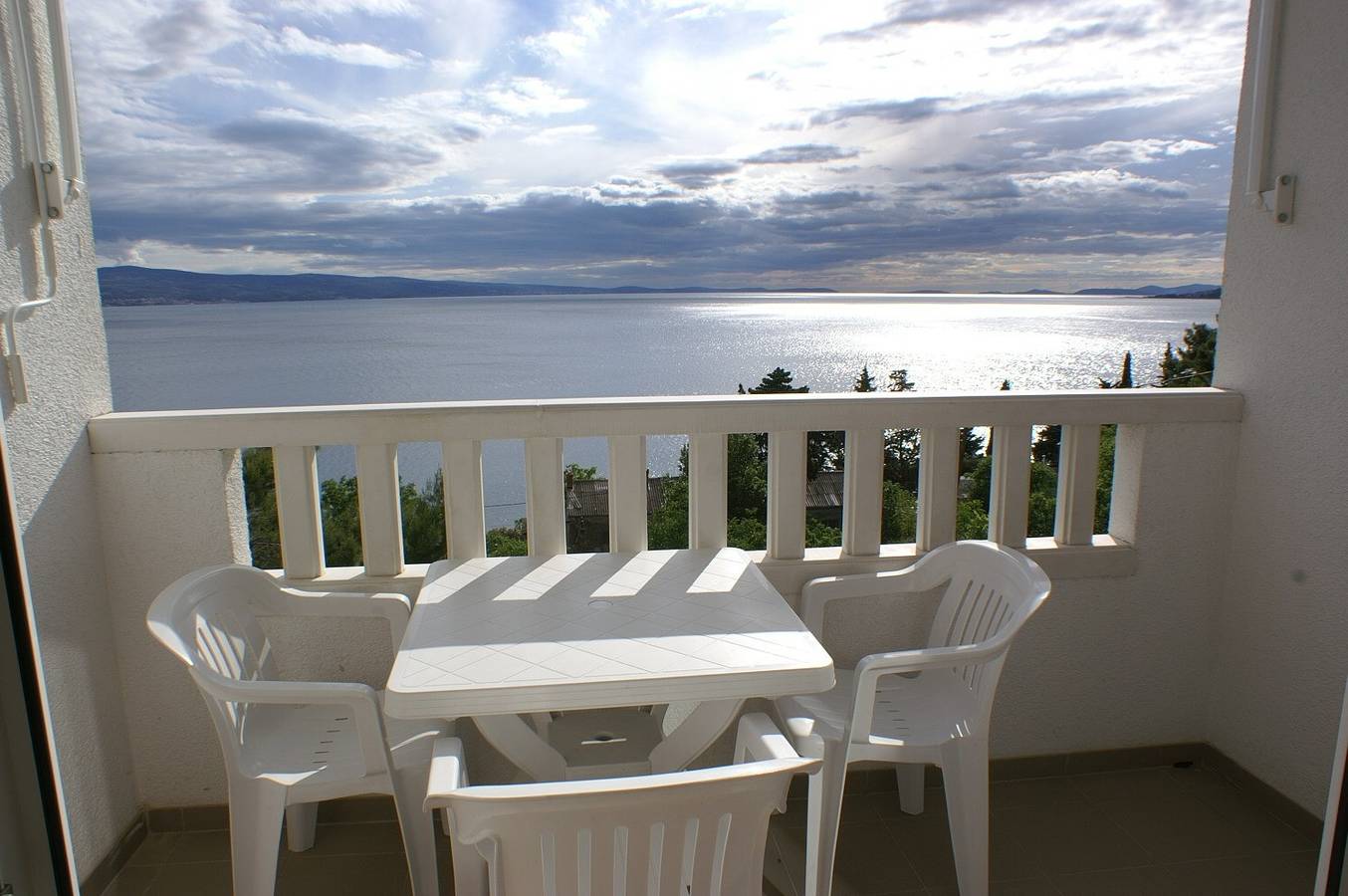 Ganze Wohnung, Studio Appartement mit Balkon und Meerblick Nemira (Omis) As-19635-h in Omiš (Kroatische Adria), Omis-Riviera