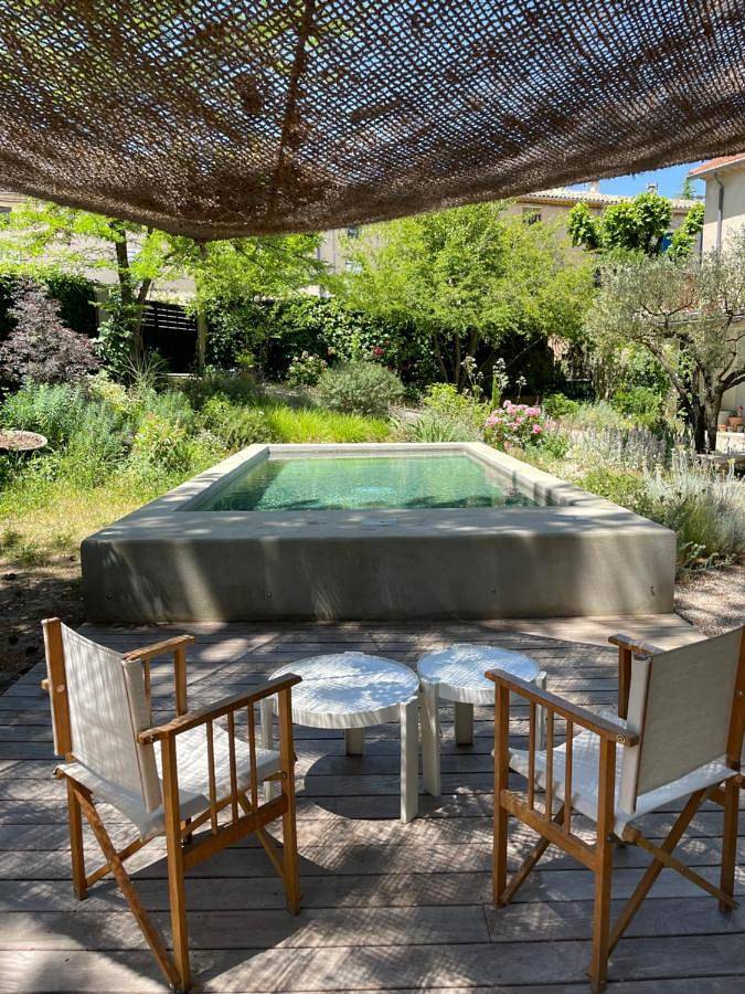 Location de vacances pour 4 personnes, avec Terrasse ainsi que Piscine et Vue à Condorcet - 3