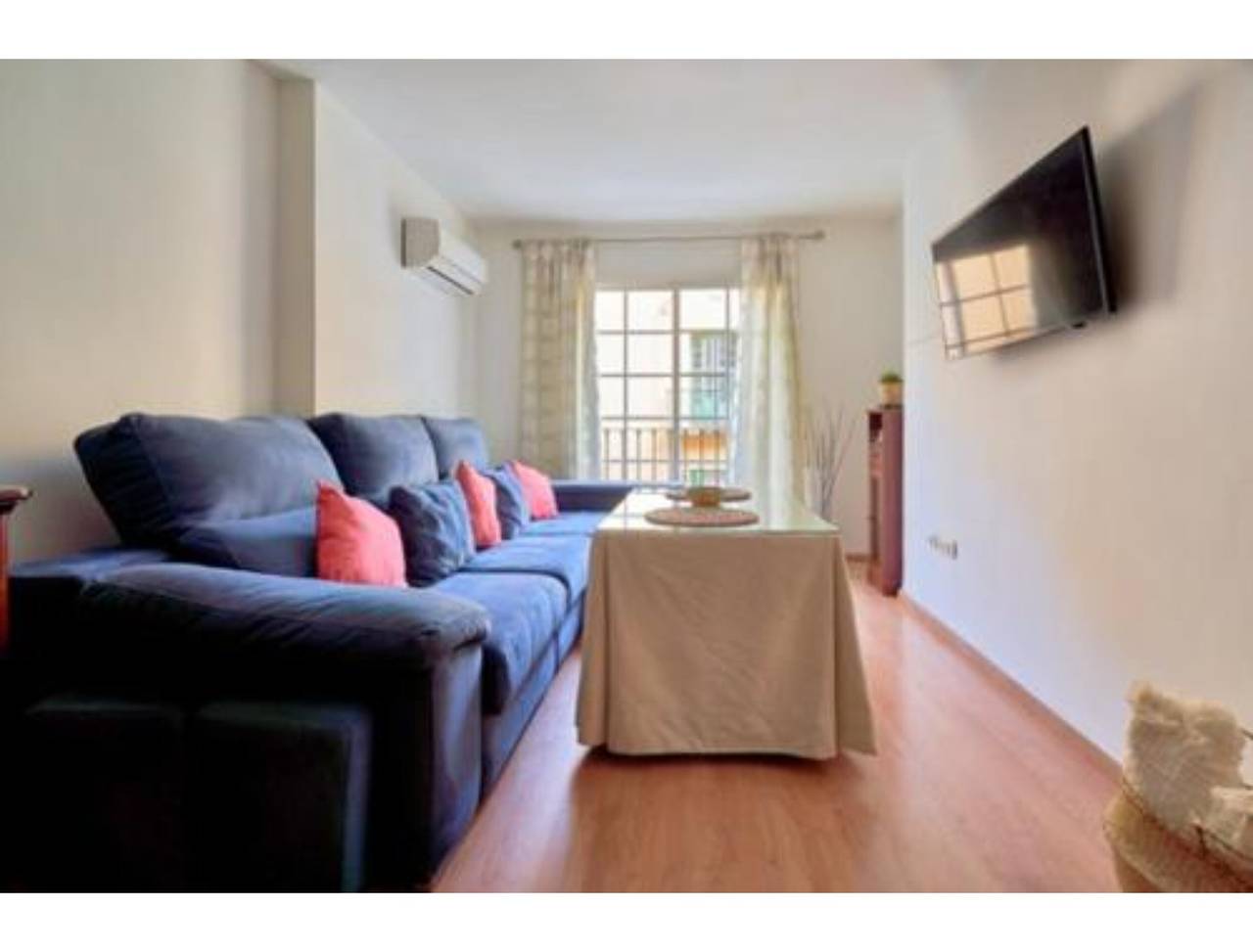Apartamento entero, Apartamento 'Apartamento Malagueta Maestranza' con balcón, Wi-Fi y aire acondicionado in Playa de la Malagueta, Málaga