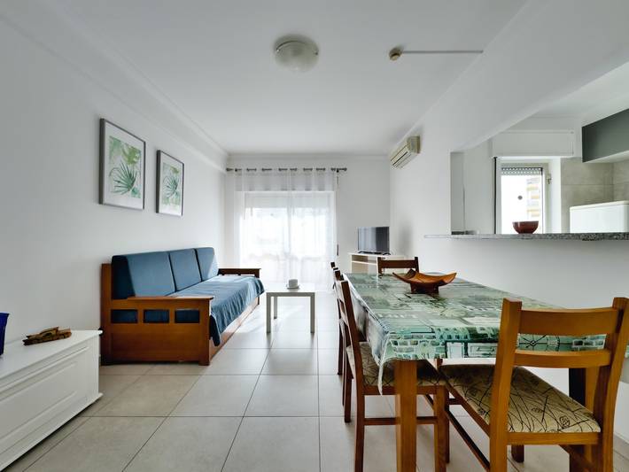 Appartamento per 4 persone, con balcone e piscina per bambini nonché giardino in Algarve