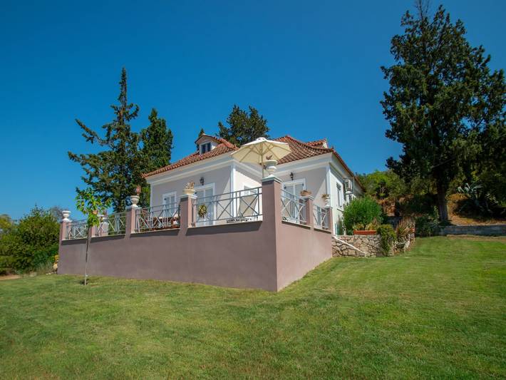 Ferienhaus für 11 Personen, mit Balkon und Terrasse sowie Garten und Pool in Kalamaki