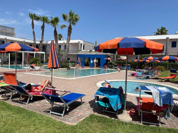 Villaggio vacanza per 4 persone, con piscina e giardino nonché panorama in Salento