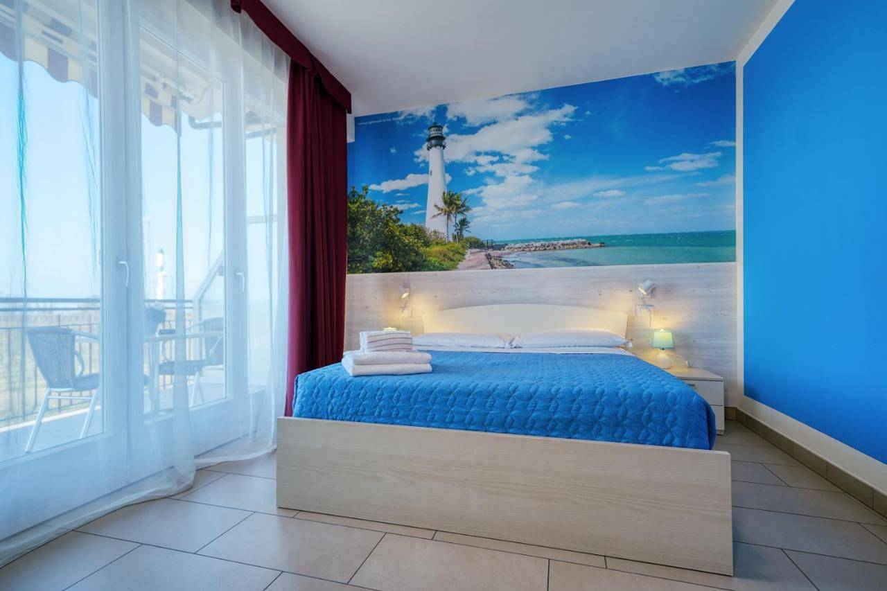The Lighthouse Rooms in Lazise, Gardasee-Berge