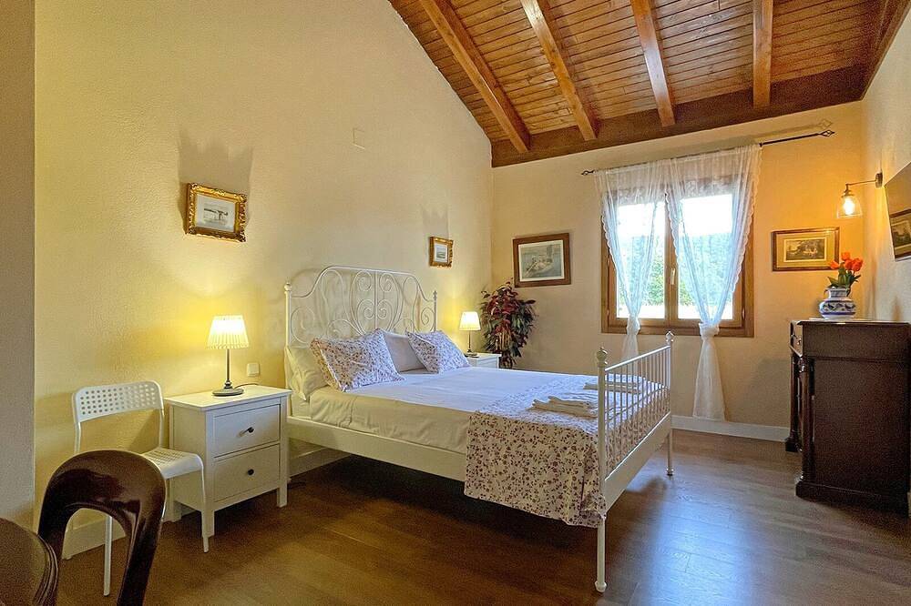 Casa Orgi, spacious first floor house next to the Orgi forest in Ultzama, Navarra Province