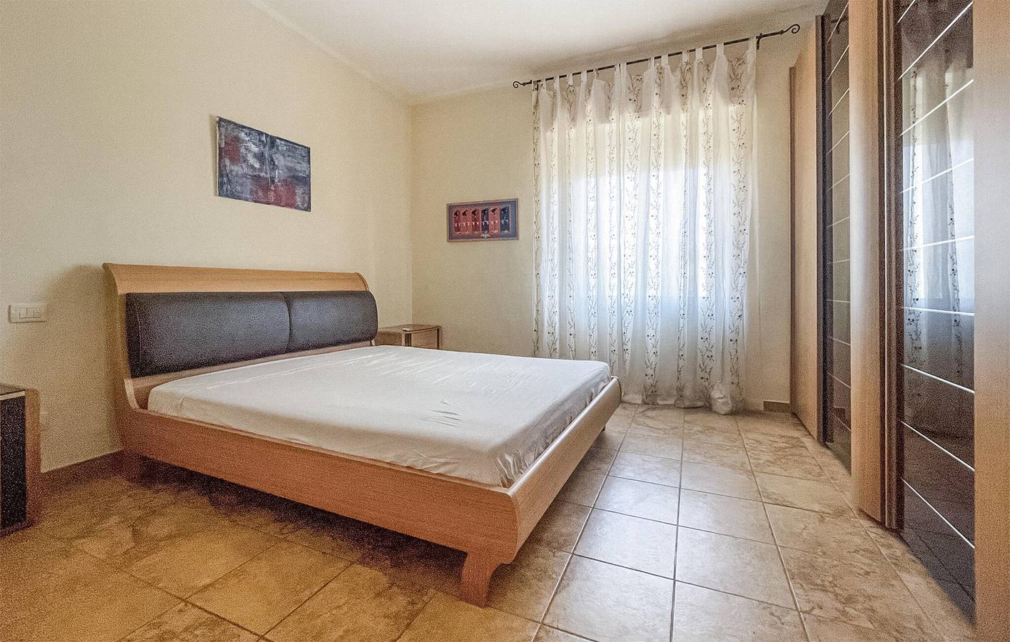 Appartamento intero, Appartamento sulla spiaggia con aria condizionata, TV, cucina, Internet e parcheggio in Marina di Ginosa, Golfo di Taranto